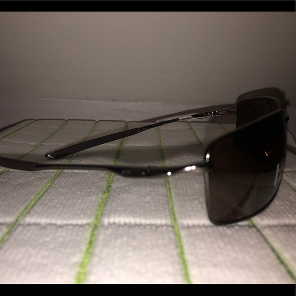 NWT Oakley Square Wire sunglasses - Picture 2 of 2